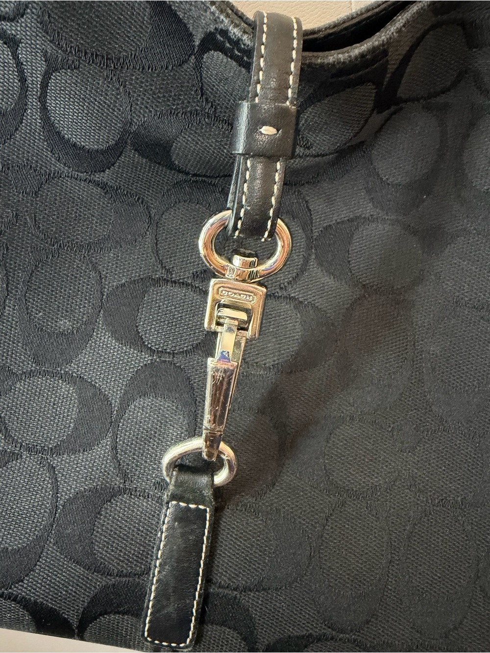 Y2K Coach Hamptons Black Signature Jacquard Shoulder Bag with Silver Hardware - Picture 5 of 10
